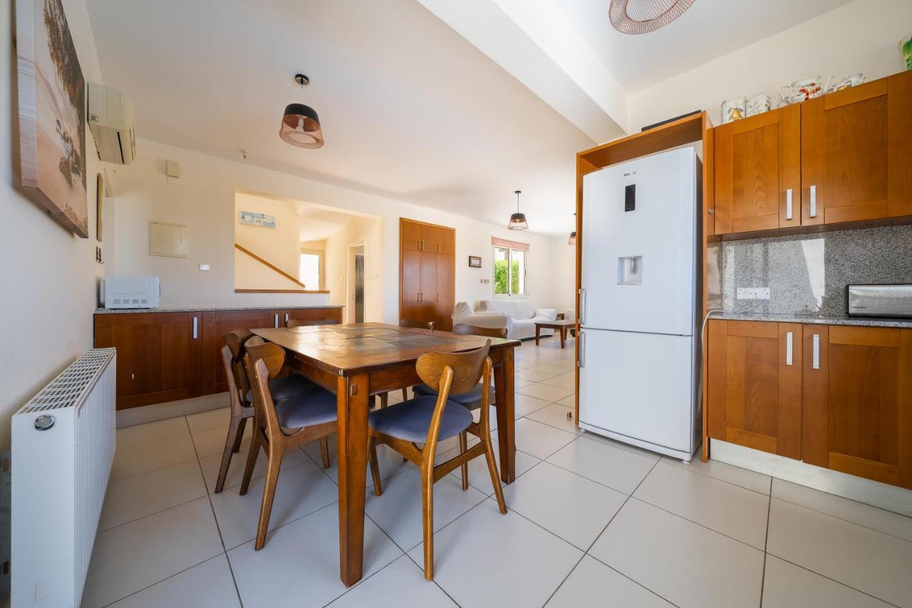 פרוטאראס Atlantica 4 Bedroom Villa Near The Beach מראה חיצוני תמונה
