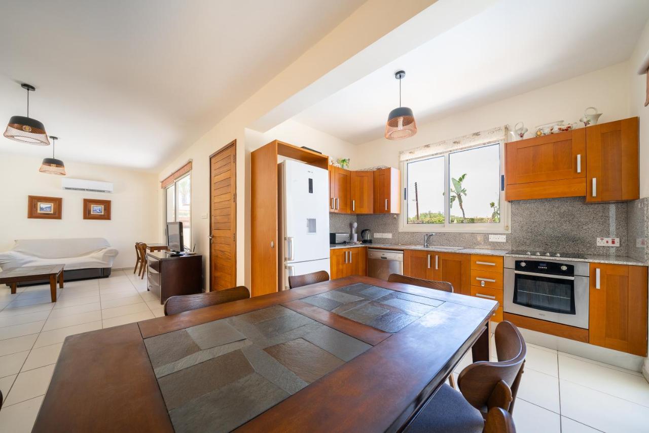 פרוטאראס Atlantica 4 Bedroom Villa Near The Beach מראה חיצוני תמונה