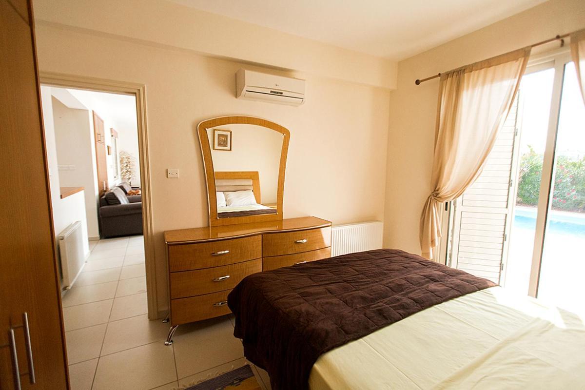 פרוטאראס Atlantica 4 Bedroom Villa Near The Beach מראה חיצוני תמונה
