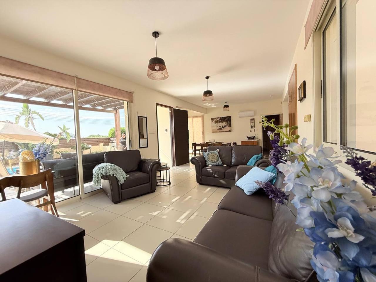 פרוטאראס Atlantica 4 Bedroom Villa Near The Beach מראה חיצוני תמונה