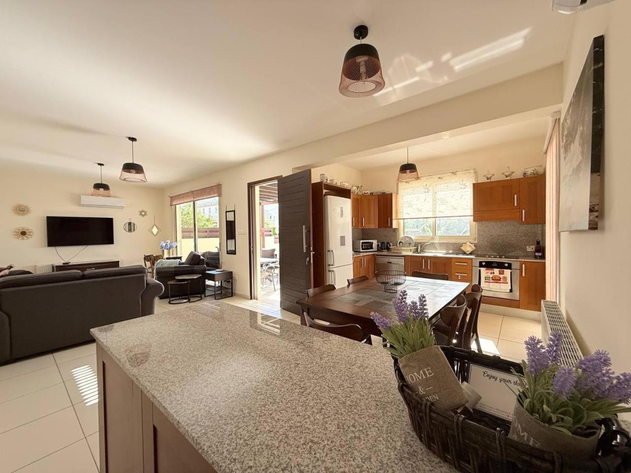 פרוטאראס Atlantica 4 Bedroom Villa Near The Beach מראה חיצוני תמונה